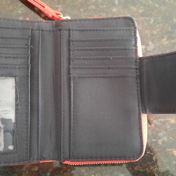 Kenneth Cole REACTION Clutch wallet, patent red. - Picture 4 of 9